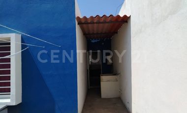 Casa en renta sobre la Av. Principal de la colonia Palo Alto