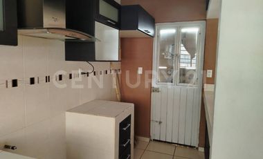 Casa en renta sobre la Av. Principal de la colonia Palo Alto