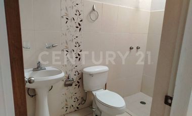 Casa en renta sobre la Av. Principal de la colonia Palo Alto