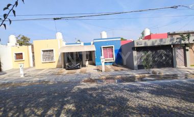 Casa en renta sobre la Av. Principal de la colonia Palo Alto