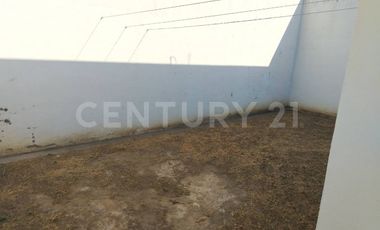 Casa en renta sobre la Av. Principal de la colonia Palo Alto