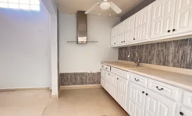 Casa en Venta en Fracc Privado en Gómez Palacio,Dgo. 4 recámaras, 1 en planta baja .