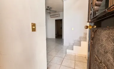 Casa en Venta en Fracc Privado en Gómez Palacio,Dgo. 4 recámaras, 1 en planta baja .