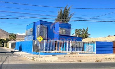 Casa en Venta en Avnedia Los Carrera esquina Australia cerca del paseo San Fernando