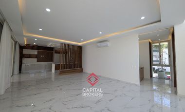 Casa de Lujo en Venta en Villa Verona Cerca de Andares