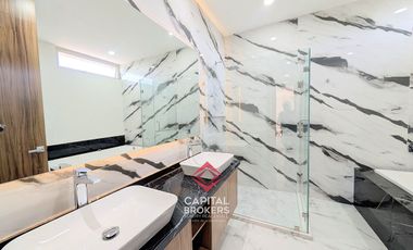 Casa de Lujo en Venta en Villa Verona Cerca de Andares