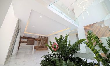 Casa de Lujo en Venta en Villa Verona Cerca de Andares