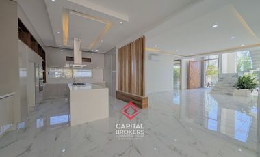 Casa de Lujo en Venta en Villa Verona Cerca de Andares