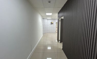 ARRIENDO OFICINA EXCELENTE CONECTIVIDAD