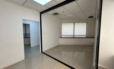 ARRIENDO OFICINA EXCELENTE CONECTIVIDAD