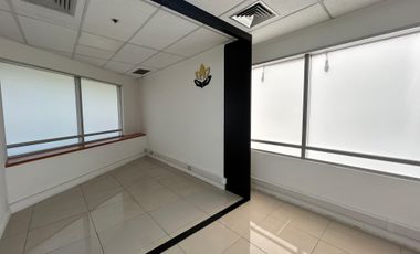 ARRIENDO OFICINA EXCELENTE CONECTIVIDAD