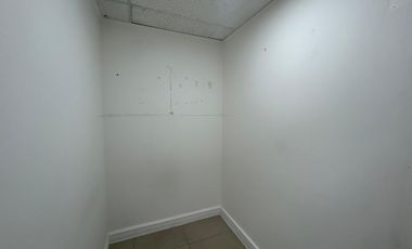 ARRIENDO OFICINA EXCELENTE CONECTIVIDAD