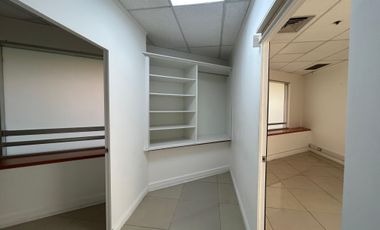 ARRIENDO OFICINA EXCELENTE CONECTIVIDAD