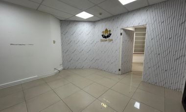 ARRIENDO OFICINA EXCELENTE CONECTIVIDAD