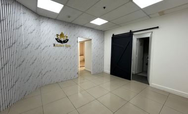 ARRIENDO OFICINA EXCELENTE CONECTIVIDAD