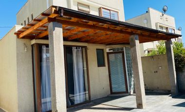 CASA MEDITERRANEA EN ARRIENDO, PEDRO CORREA  3 DORMITORIOS