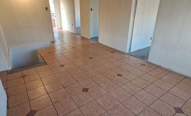 CASA APTA COMERCIAL EN SAN MIGUEL Y ESTACIONAMIENTOS