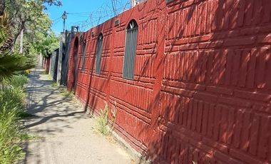 CASA APTA COMERCIAL EN SAN MIGUEL Y ESTACIONAMIENTOS