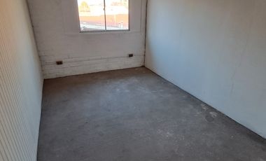 CASA APTA COMERCIAL EN SAN MIGUEL Y ESTACIONAMIENTOS