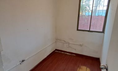 CASA APTA COMERCIAL EN SAN MIGUEL Y ESTACIONAMIENTOS