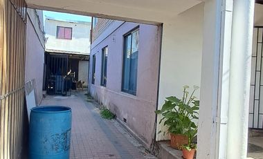 CASA APTA COMERCIAL EN SAN MIGUEL Y ESTACIONAMIENTOS