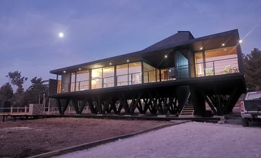 Casa familiar en Pichilemu, surf y naturaleza.