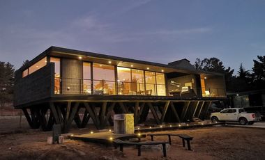 Casa familiar en Pichilemu, surf y naturaleza.