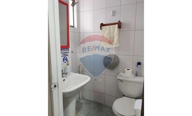 Casa con espacio comercial (comida rápida)