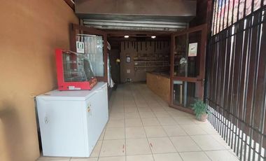 Casa con espacio comercial (comida rápida)