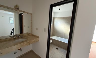 Venta Casa 3 dorm, 3 baños, Pileta, Villa Allende Golf