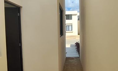 Casa en venta en condominio en Conkal con parque central