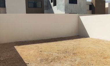 Casa en venta en condominio en Conkal con parque central