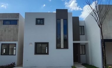 Casa en venta en condominio en Conkal con parque central