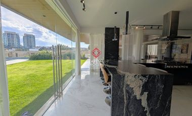 Casa de Lujo en Venta en Bosque de Las Lomas Andares