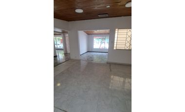 SE ARRIENDA CASA COMERCIAL EN ALAMOS