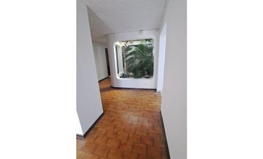 SE ARRIENDA CASA COMERCIAL EN LOS ALAMOS