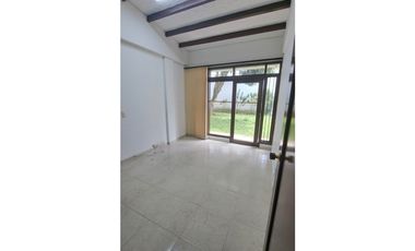 SE ARRIENDA CASA COMERCIAL EN LOS ALAMOS