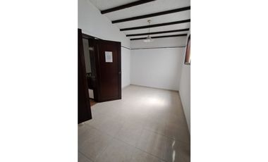 SE ARRIENDA CASA COMERCIAL EN LOS ALAMOS