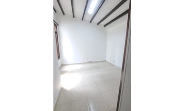 SE ARRIENDA CASA COMERCIAL EN LOS ALAMOS