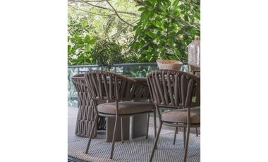 Apartamento para la venta en el Poblado, frente al club campestre