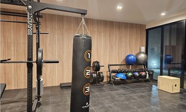 Apartamento para la venta en el Poblado, frente al club campestre