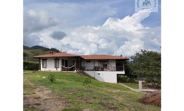ref 859a lago calima/ vendo casa campestre