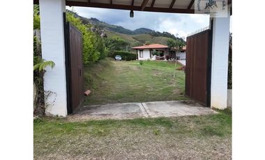 ref 859a lago calima/ vendo casa campestre
