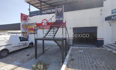 Local comercial en cumbres de Juriquilla, ubicado a pie de calle, en plaza de 5 locales y en zona residencial