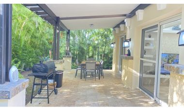 Vendo Hermosa Casa tipo Villa con piscina en Tucan Country Club