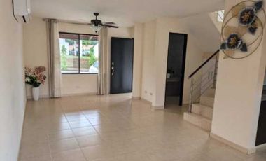 VENDO.HERMOSA CASA EN LA CHORRERA LA ARBOLEDA LOS ROBLES 3R