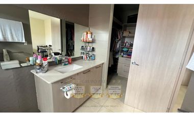 Venta de Casa Modelo Marsella Medianera Reserva de Versalles