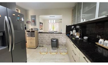 Venta de Casa Modelo Marsella Medianera Reserva de Versalles