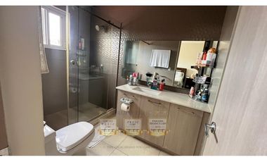 Venta de Casa Modelo Marsella Medianera Reserva de Versalles