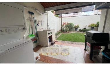 Venta de Casa Modelo Marsella Medianera Reserva de Versalles